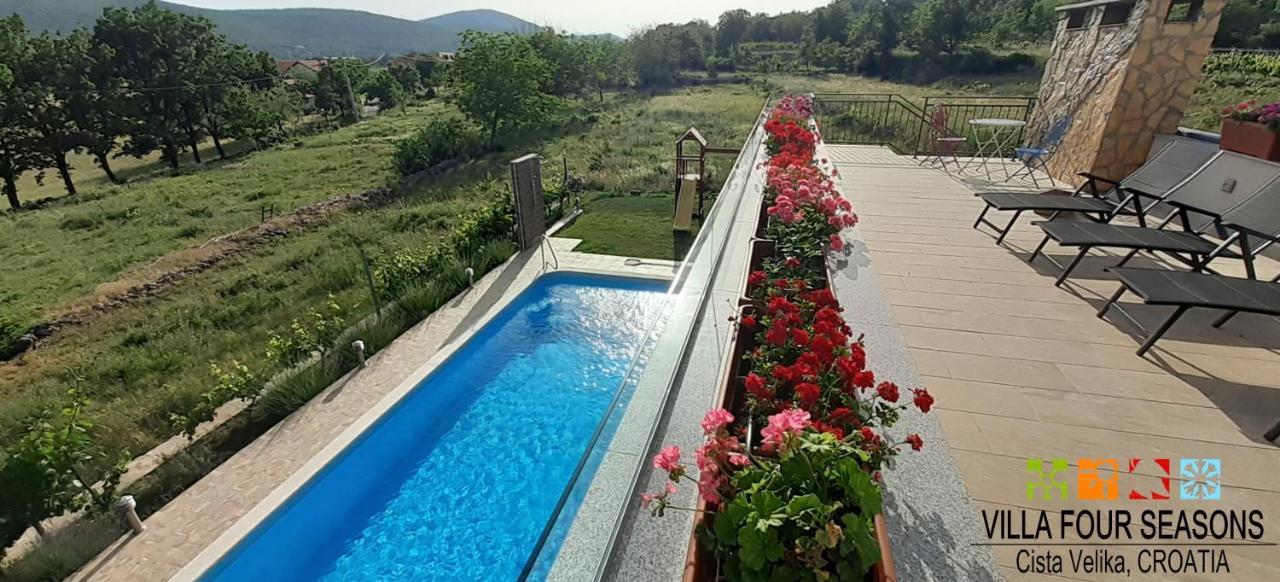 Velika Čista Villa Four Seasons, Heated Pool And 3 En-Suite Bathrooms מראה חיצוני תמונה