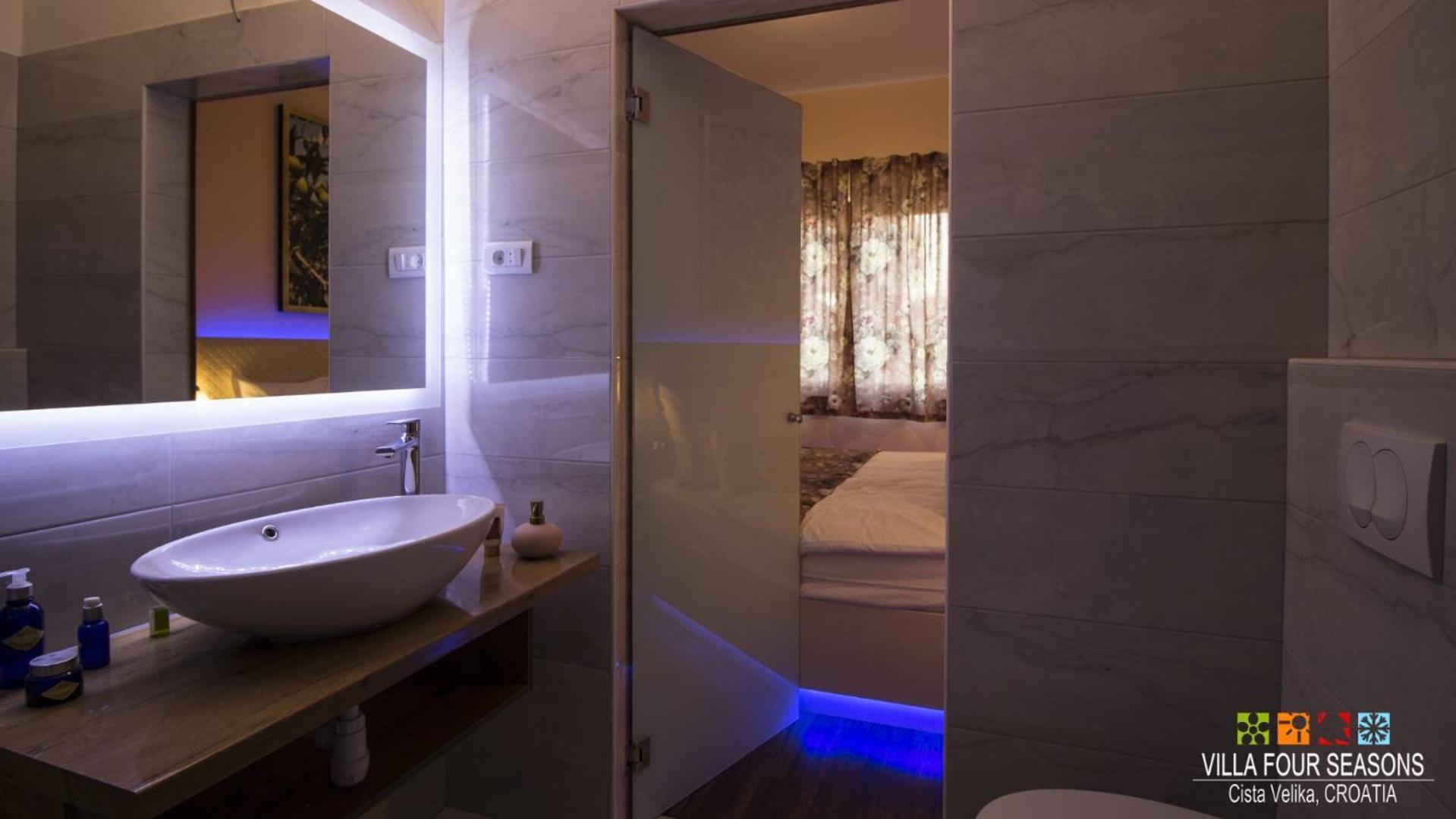 Velika Čista Villa Four Seasons, Heated Pool And 3 En-Suite Bathrooms מראה חיצוני תמונה