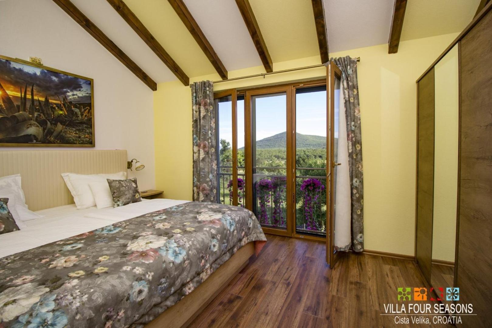 Velika Čista Villa Four Seasons, Heated Pool And 3 En-Suite Bathrooms מראה חיצוני תמונה