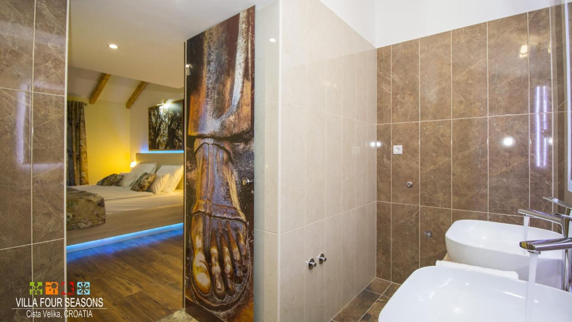 Velika Čista Villa Four Seasons, Heated Pool And 3 En-Suite Bathrooms מראה חיצוני תמונה