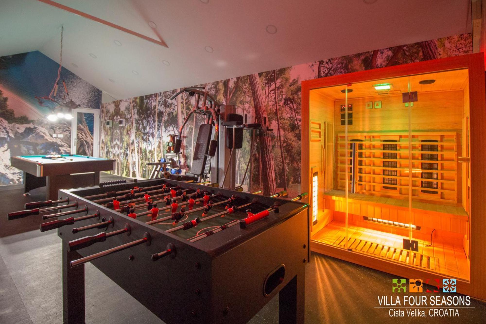 Velika Čista Villa Four Seasons, Heated Pool And 3 En-Suite Bathrooms מראה חיצוני תמונה